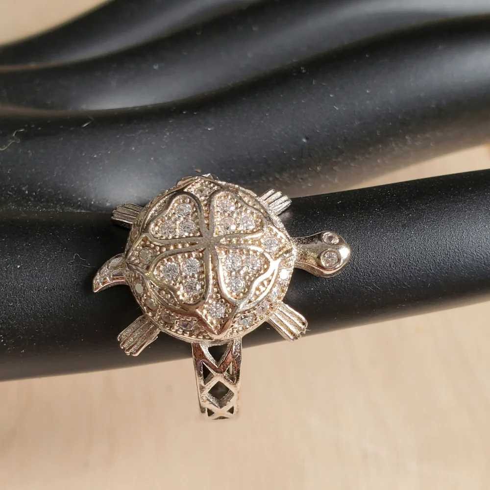 Watch Video / Sterling Silver 925 Tortoise / Turtle Clover Ring